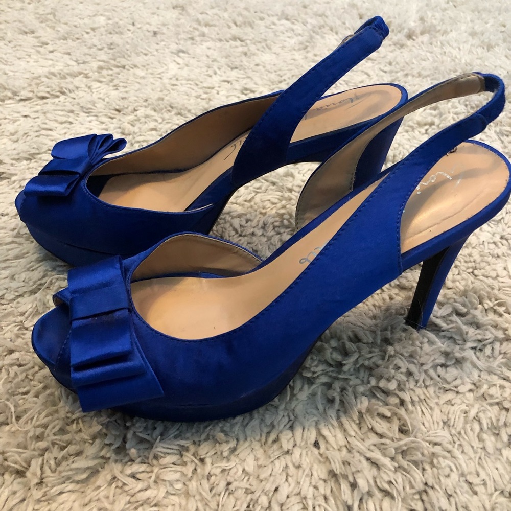 Macy’s Heels - Royal Blue Size 8